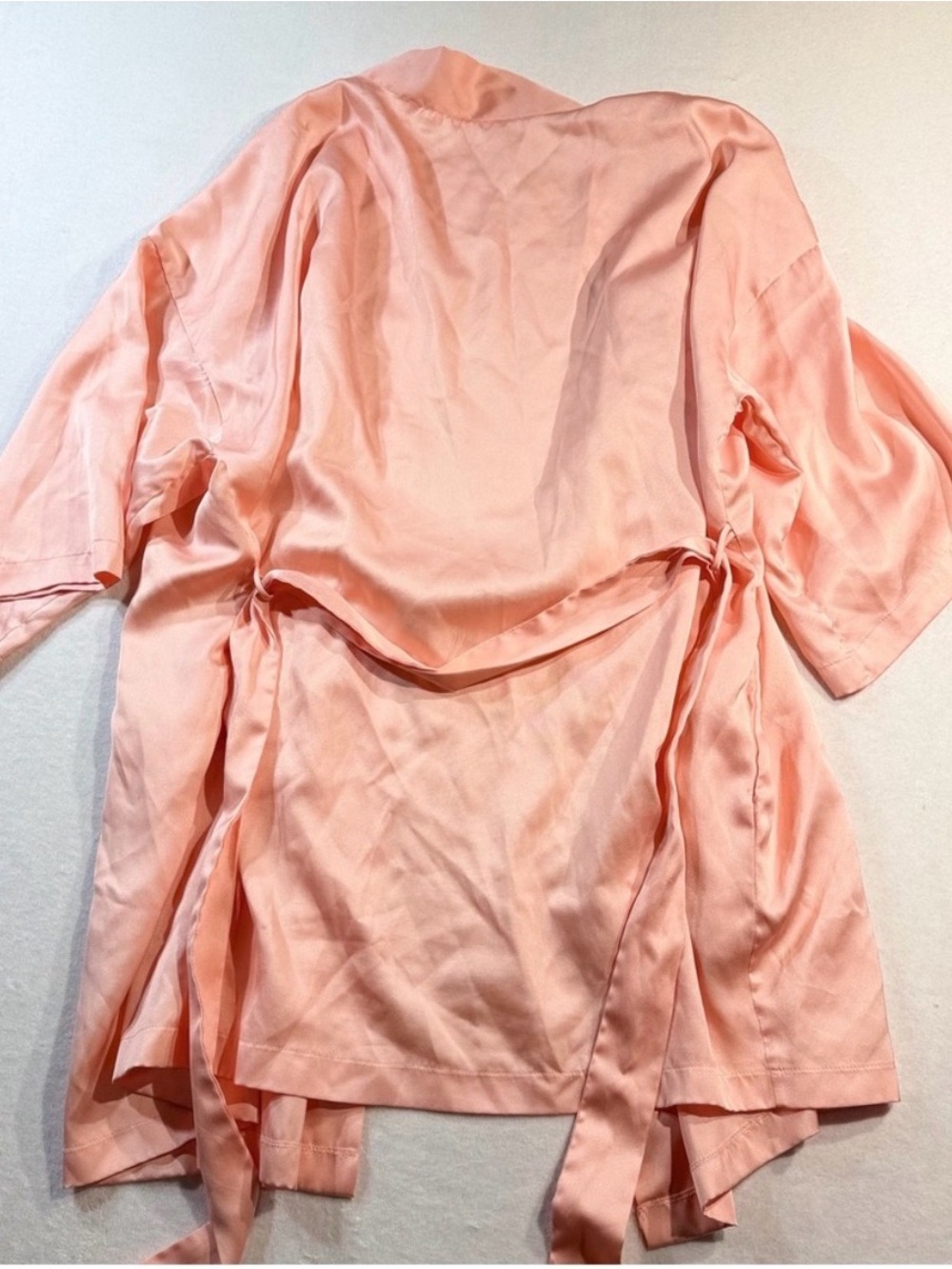 Vintage Victoria's Secret Crown Gold Label Peach Pink Short Satin Kimono Robe - Picture 2 of 5
